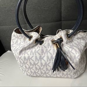 Micheal Kors White Bag